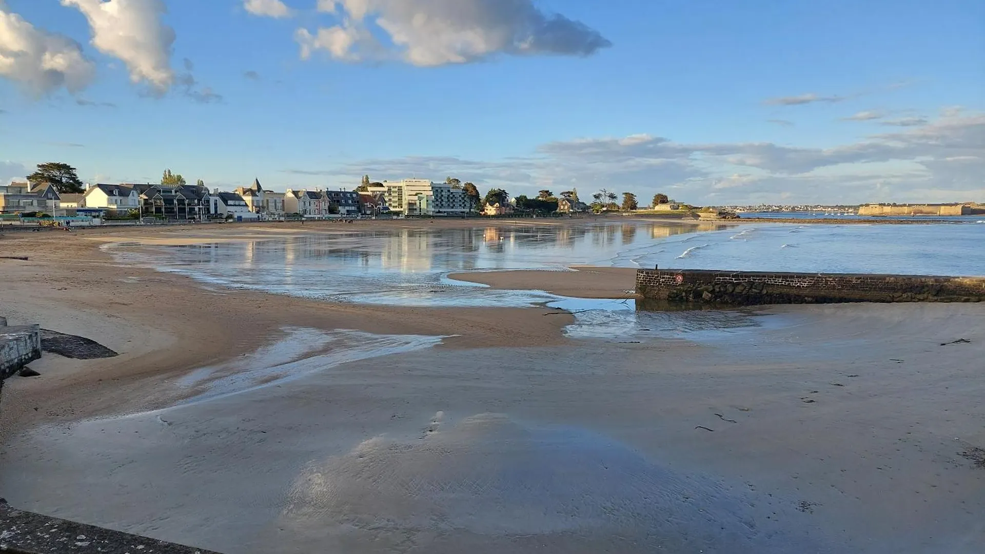 Larmor-Plage T2 Notre-Dame 0*,  Frankrig